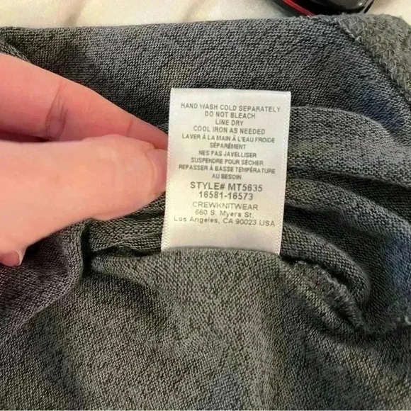 Bobeau ribbed sleeve oversize fit thin sweater in gray & black size small - Picture 4 of 15